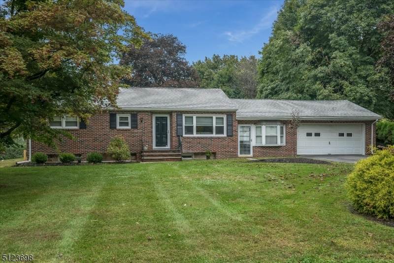 8 Parkway Dr - Photo 1