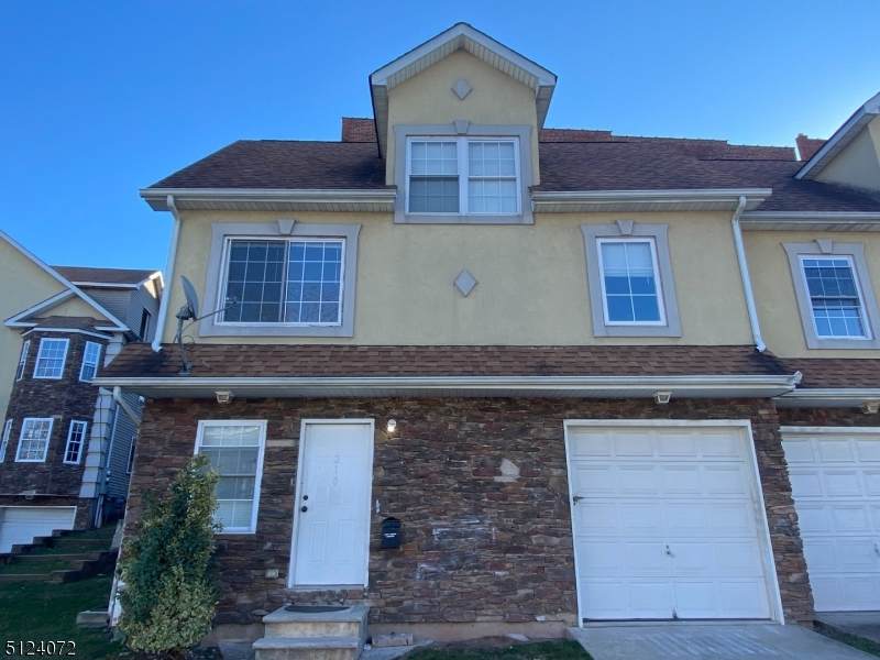 210 N Walnut St - Photo 1