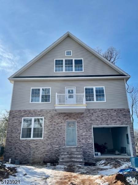 193 Maple Ave - Photo 1