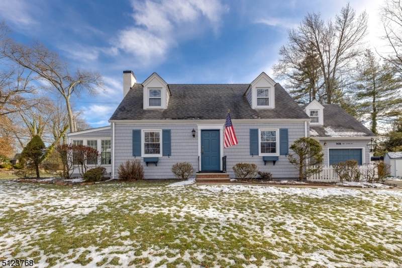 980 Leland Ave - Photo 1
