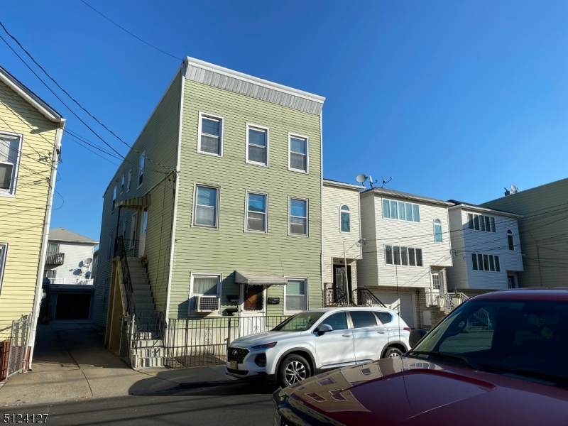 162 Chestnut St - Photo 1