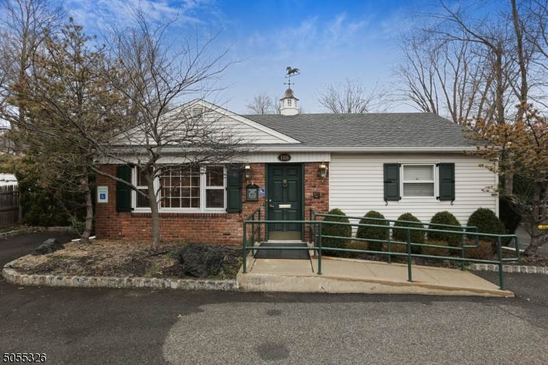 118 Columbia Tpke - Photo 1