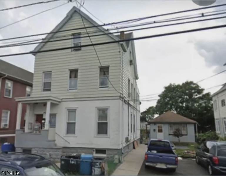 121 Manchester Ave - Photo 1