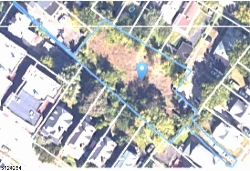 105 N Clinton St - Photo 1