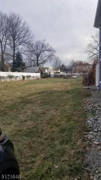 1651 Essex St - Photo 1