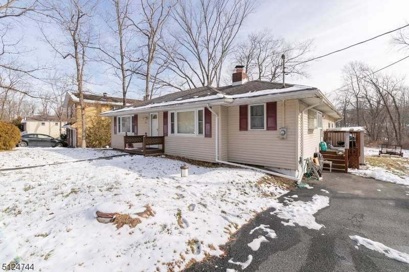 219 Flora Ave - Photo 1