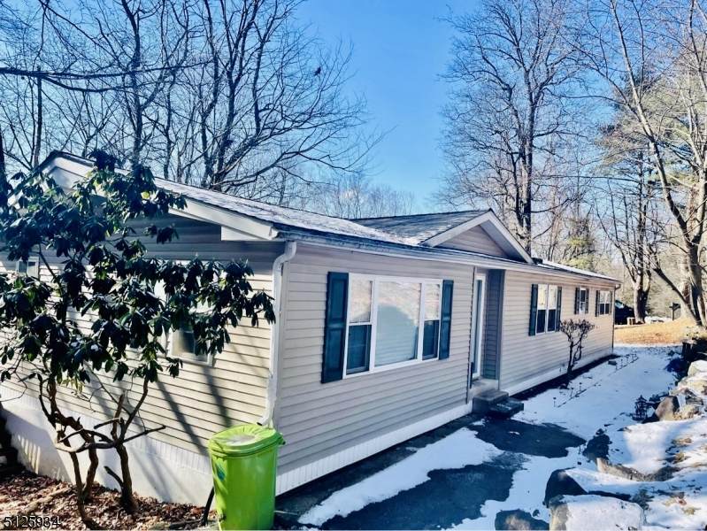 20 Northwood Dr - Photo 1