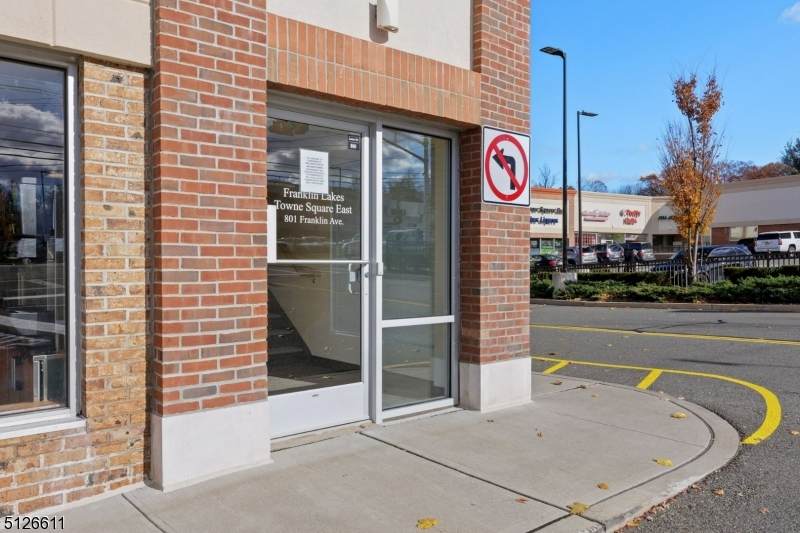 801 Franklin Ave - Photo 1