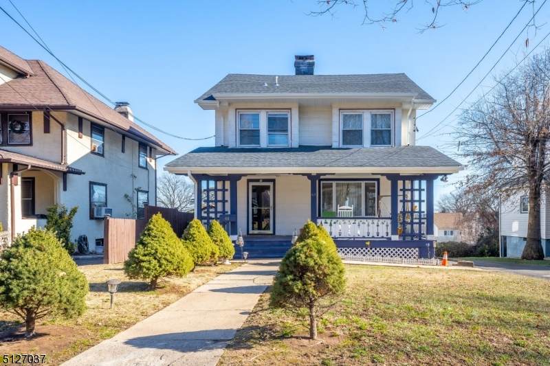 65 Willard Ave - Photo 1