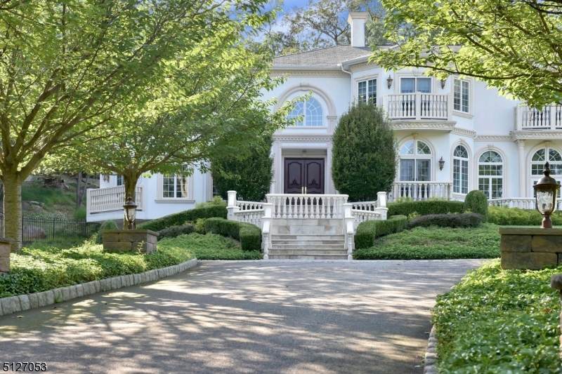 758 W Shore Dr - Photo 1