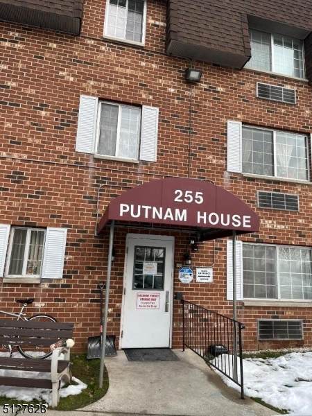 255 Tucker Ave - Photo 1