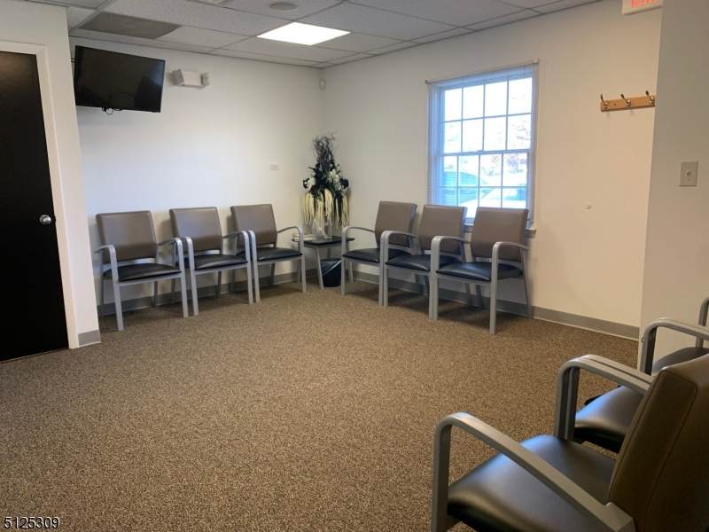 290 S Livingston Ave - Photo 1