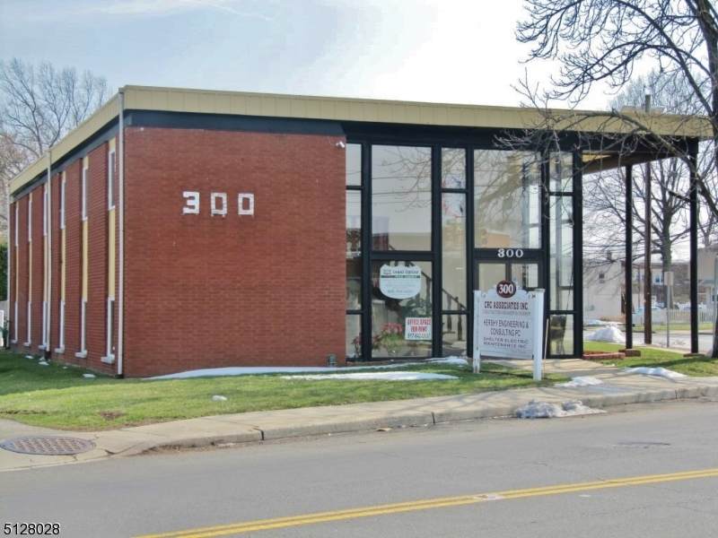 300 Maple Ave - Photo 1