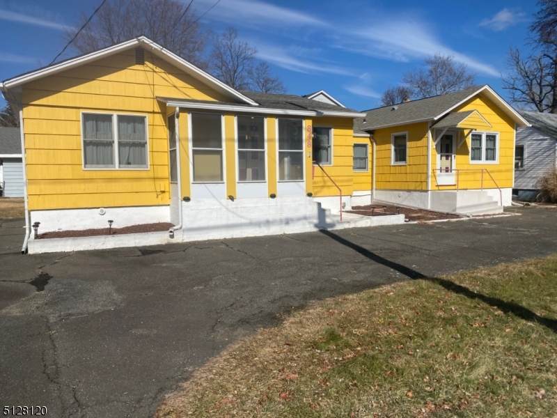 848 Woodmere Dr - Photo 1