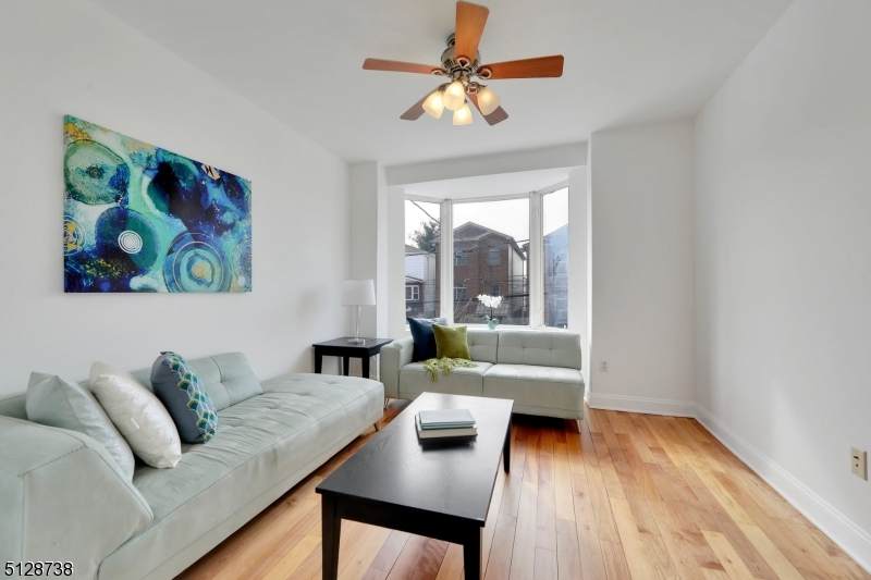 100 Leonard St - Photo 1
