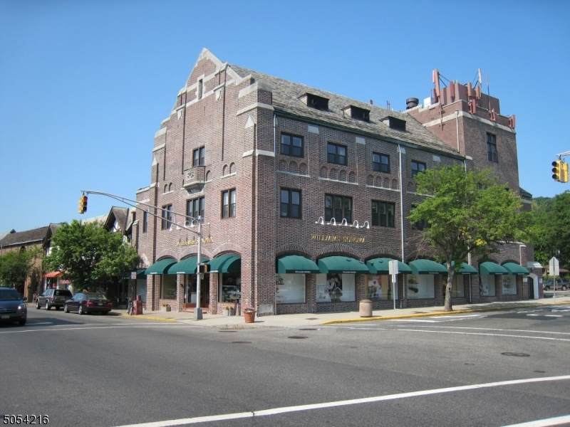 248 Lorraine Ave Suite 9 - Photo 1