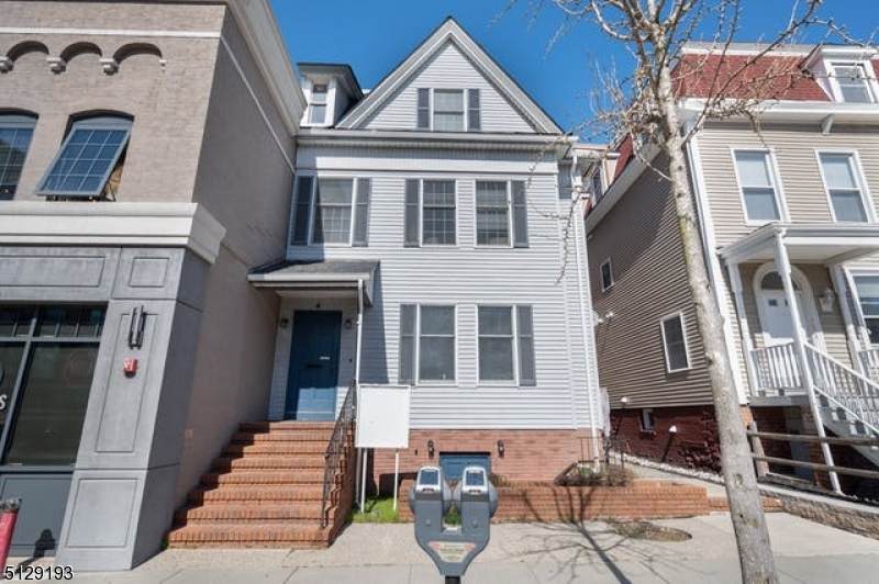 4 Maple Ave - Photo 1