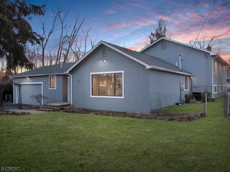 29 Fairfield Ave - Photo 1