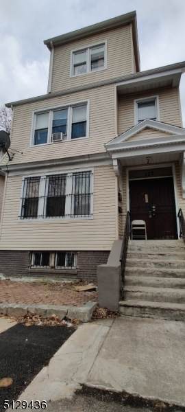 137 Dewey St - Photo 1