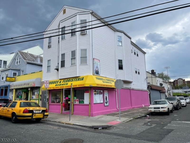 422 Market St - Photo 1