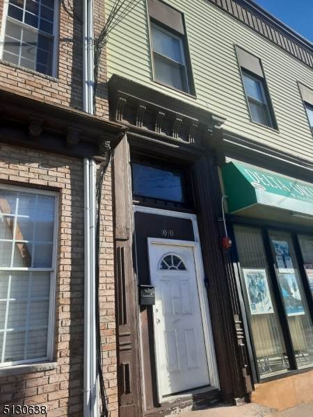 1010 Summit Ave - Photo 1