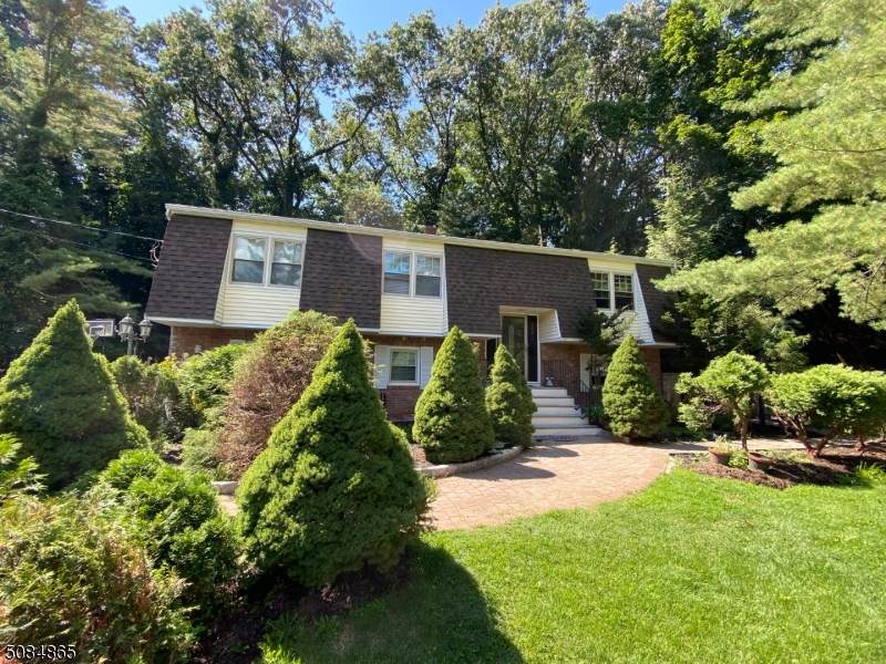 202 Forest Glen Ave - Photo 1