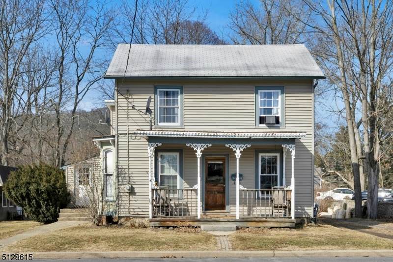 206 W Stiger St - Photo 1