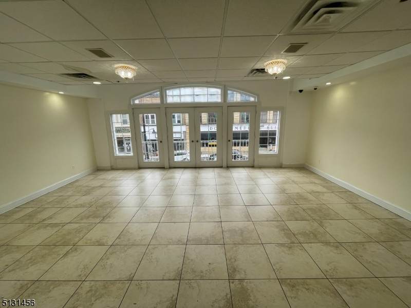 23 E Blackwell St - Photo 1