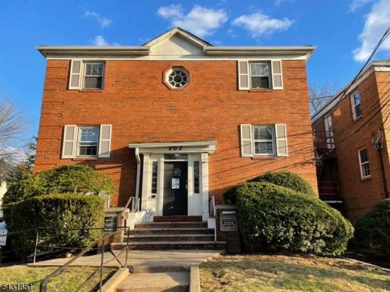 757 Teaneck Rd - Photo 1