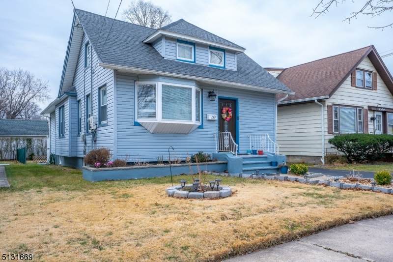 132 W Roselle Ave - Photo 1