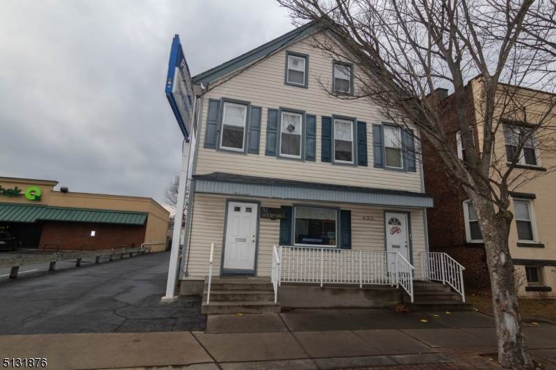 422 North Ave - Photo 1