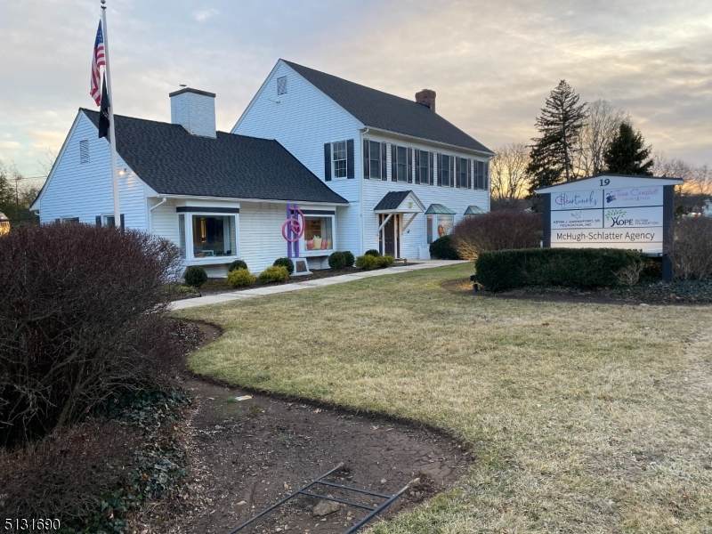 19 Morristown Rd - Photo 1