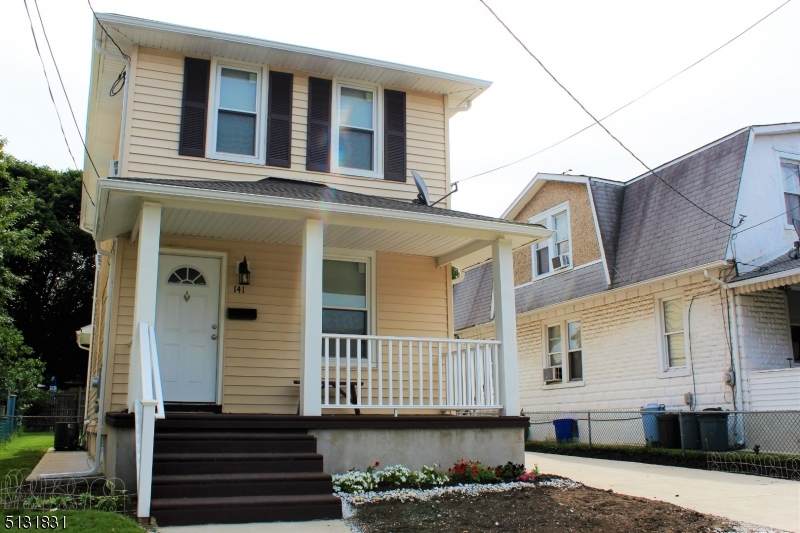 141 N Fairview St - Photo 1