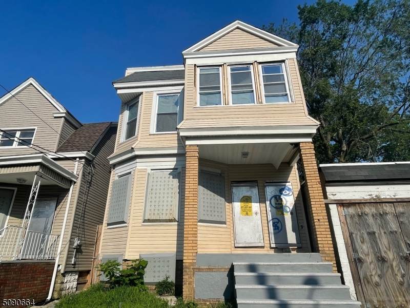 473 20Th St - Photo 1
