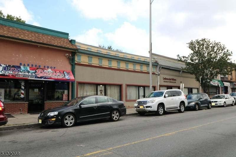 939 Main Ave - Photo 1