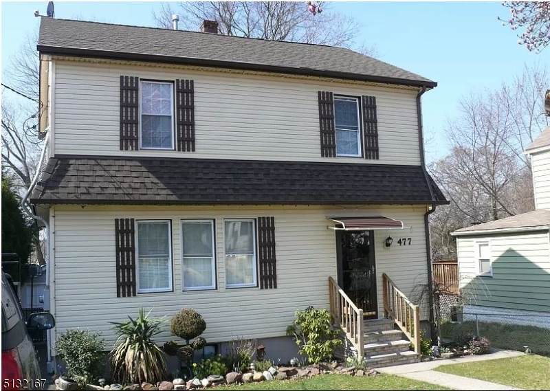 477 Franklin Ave - Photo 1
