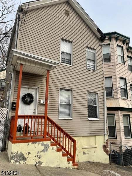 88 Temple St - Photo 1