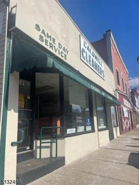 381 Bloomfield Ave - Photo 1