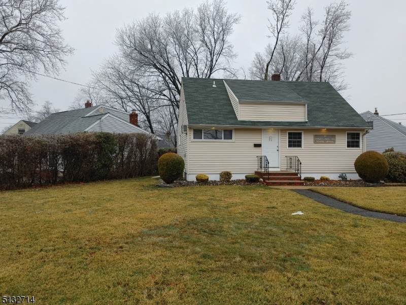 21 Plymouth Dr - Photo 1