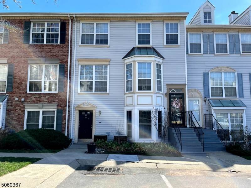 41 Howard Ct - Photo 1