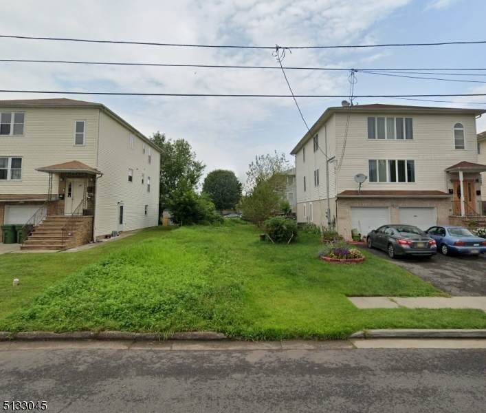 1413 Clinton St - Photo 1