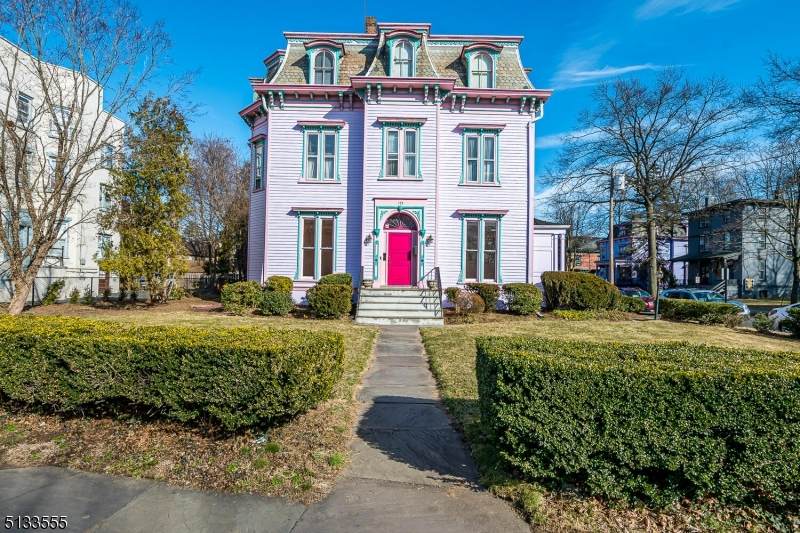 124 Crescent Ave - Photo 1