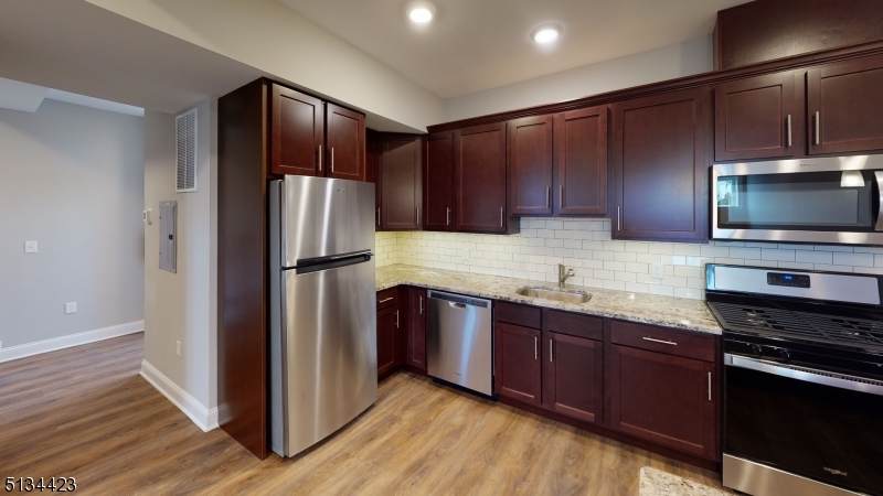 18 N Union Ave Unit 4 - Photo 1