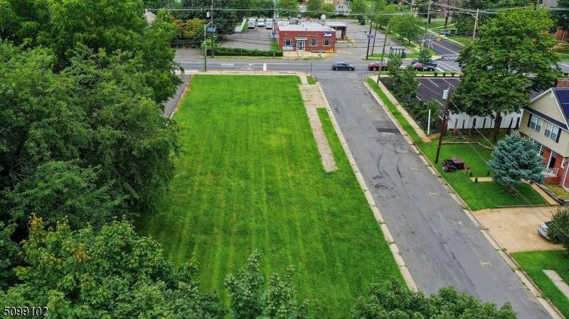 2076 Woodbridge Ave - Photo 1