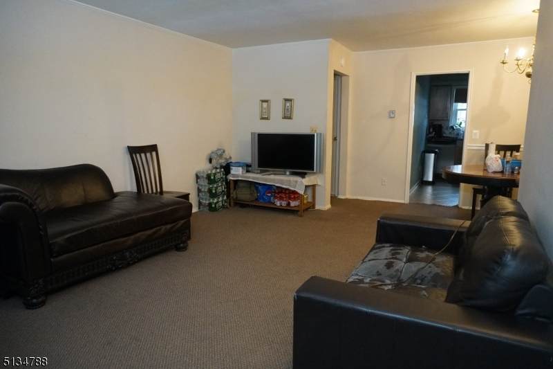 132 Claremont Rd - Photo 1