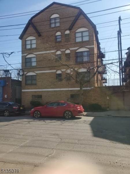 63 Rome St - Photo 1
