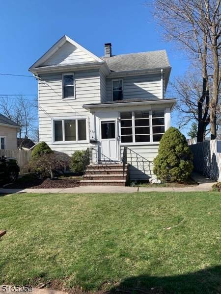 712 Center St - Photo 1