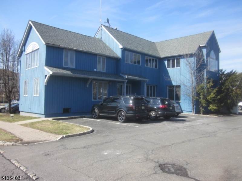 186 Sherman Ave - Photo 1