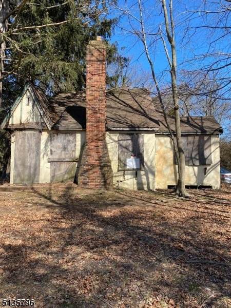 87 Devoe Ave - Photo 1