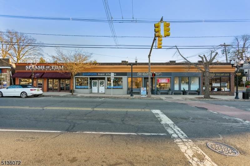 321 South Avenue West - Photo 1